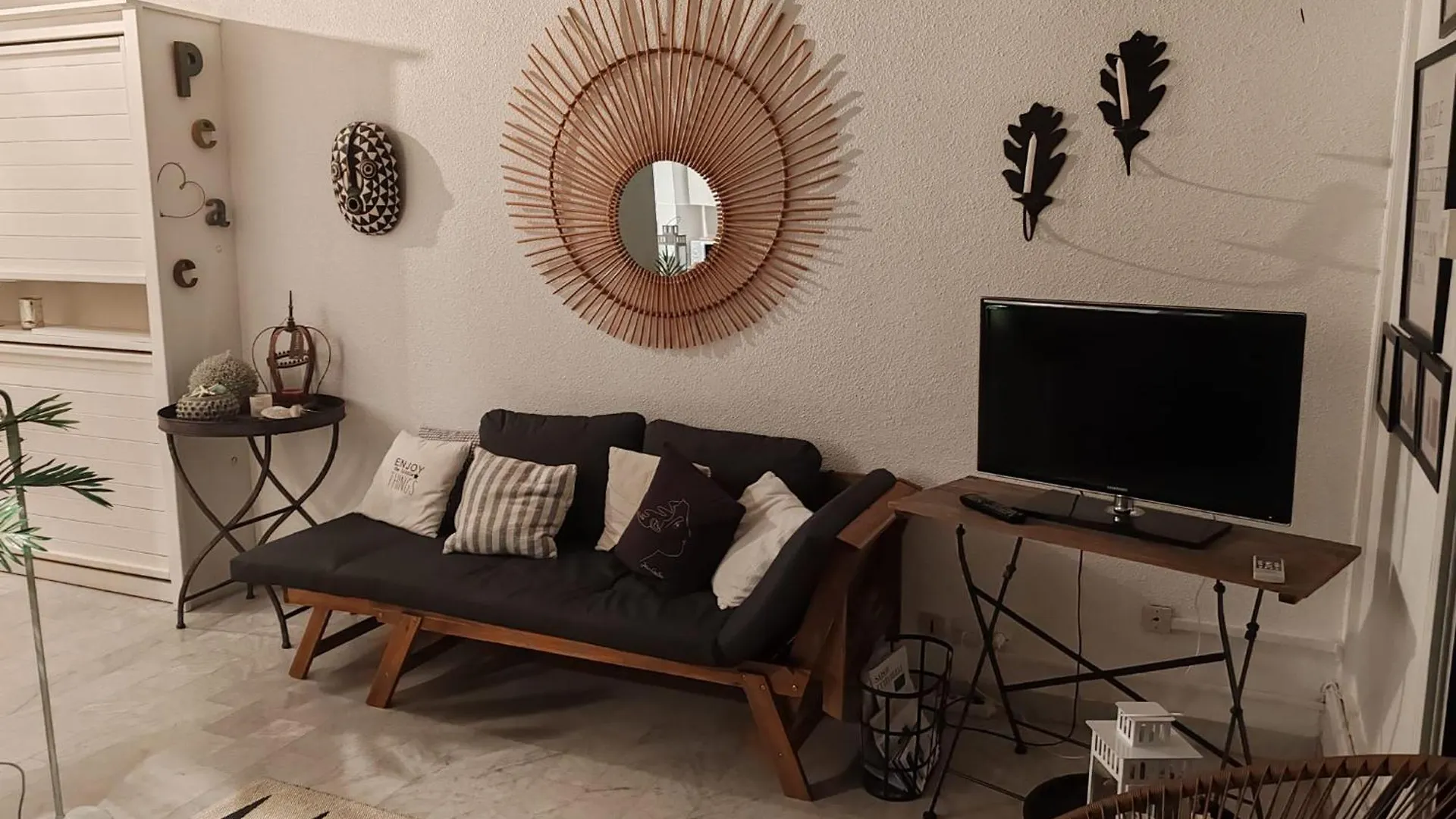 Studio De Charme Avec Piscine Et Belle Vue Mer Bandol Apartment