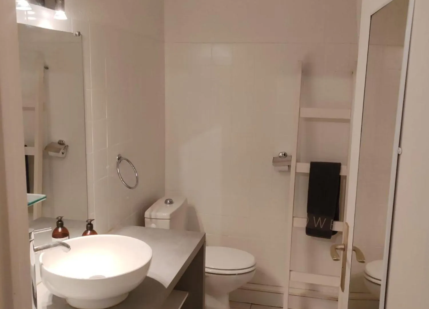 Studio De Charme Avec Piscine Et Belle Vue Mer Bandol Apartment
