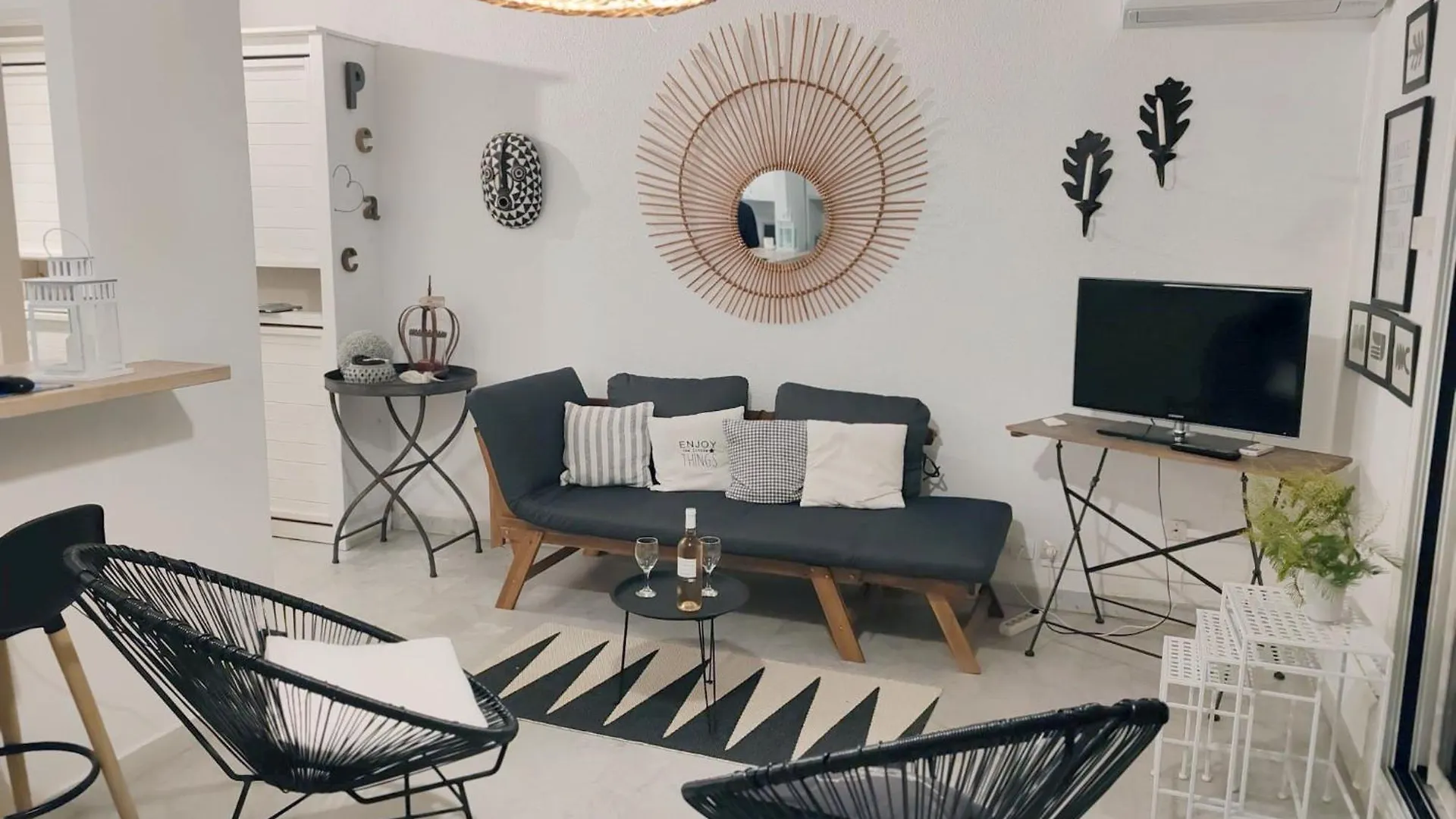 Studio De Charme Avec Piscine Et Belle Vue Mer Bandol
