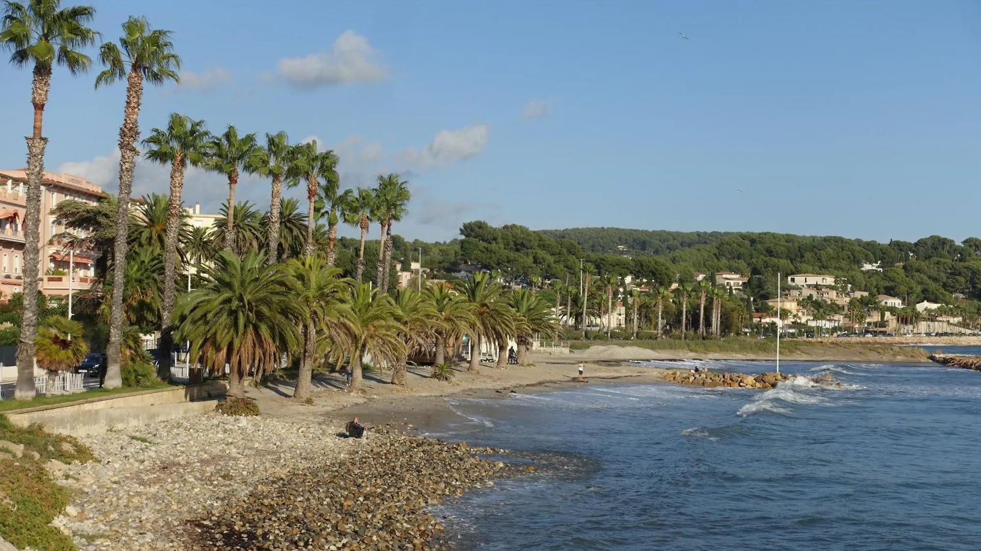 Studio De Charme Avec Piscine Et Belle Vue Mer Bandol