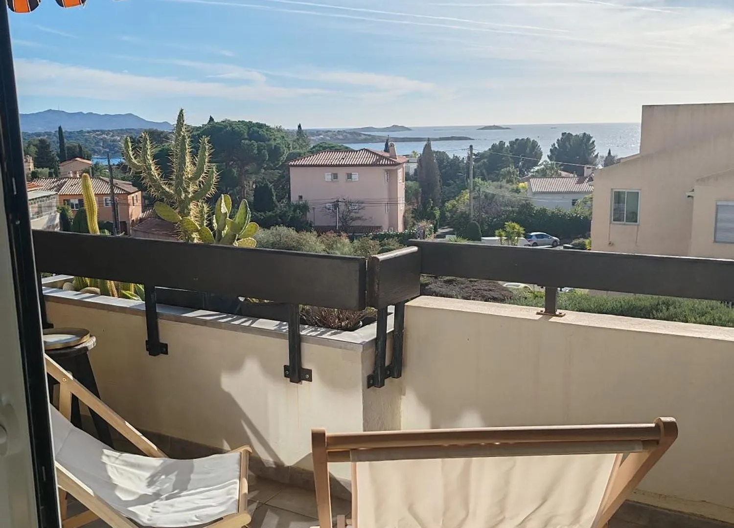 Studio De Charme Avec Piscine Et Belle Vue Mer Bandol