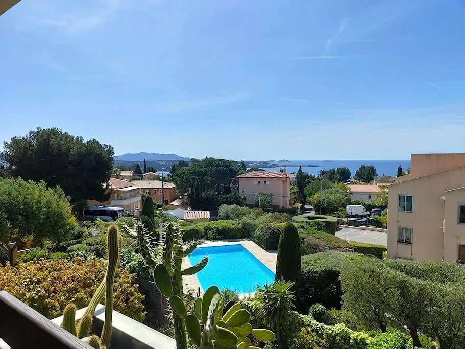 Apartment Studio De Charme Avec Piscine Et Belle Vue Mer Bandol France