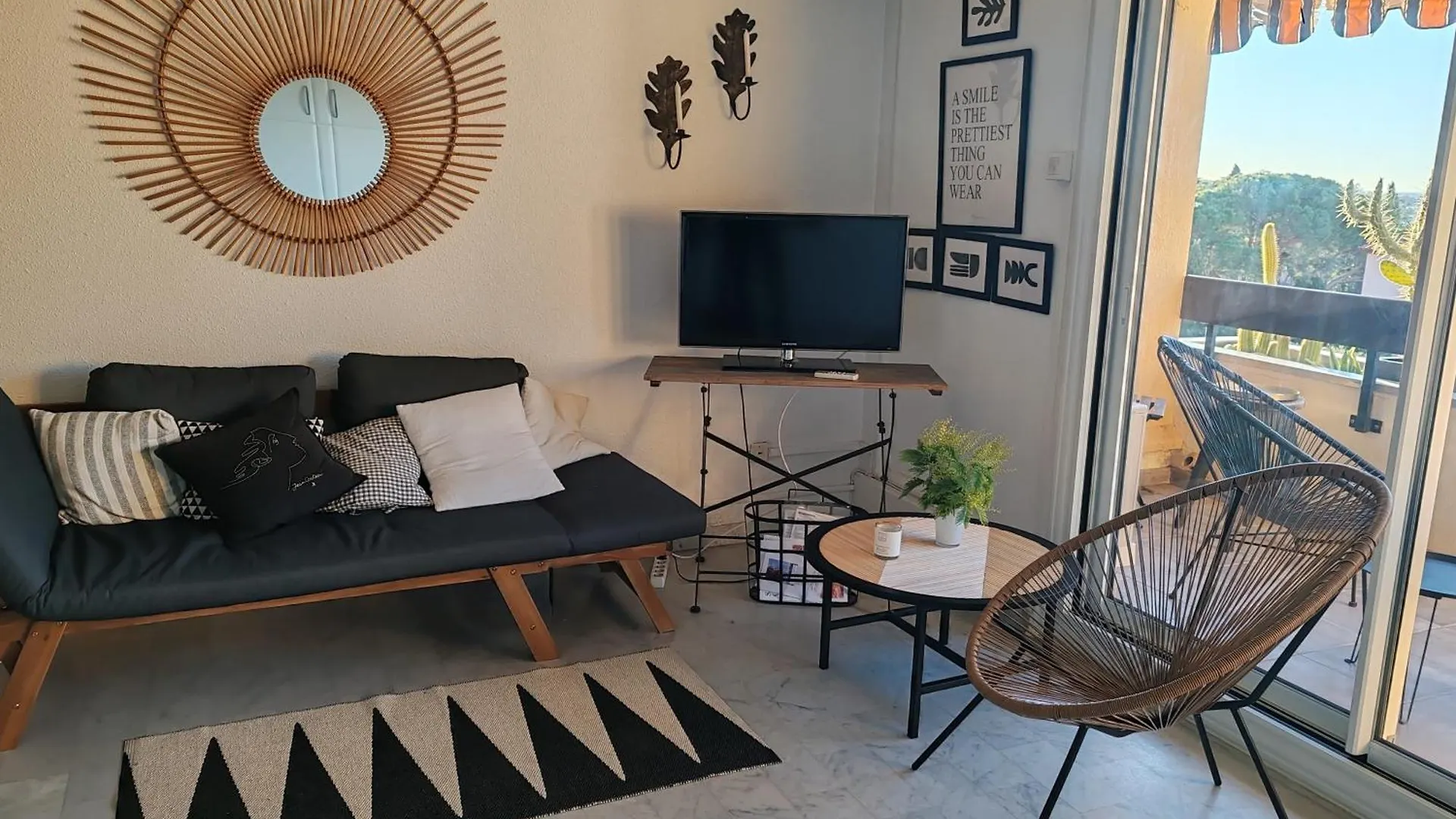 Studio De Charme Avec Piscine Et Belle Vue Mer Bandol